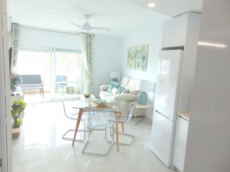 Lux. Frontbeach-Terrace. 5 Pools.Tv. 2 A.C.Netflix Бенальмадена Экстерьер фото