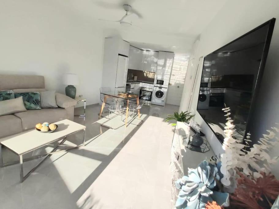 Lux. Frontbeach-Terrace. 5 Pools.Tv. 2 A.C.Netflix Бенальмадена Экстерьер фото