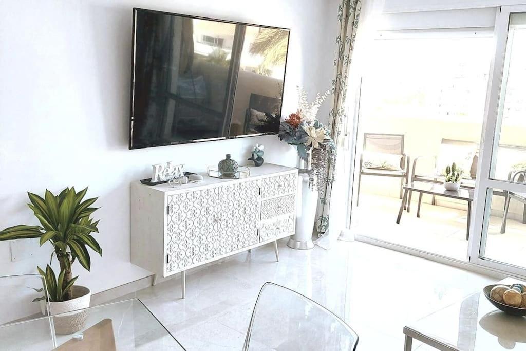 Lux. Frontbeach-Terrace. 5 Pools.Tv. 2 A.C.Netflix Бенальмадена Экстерьер фото