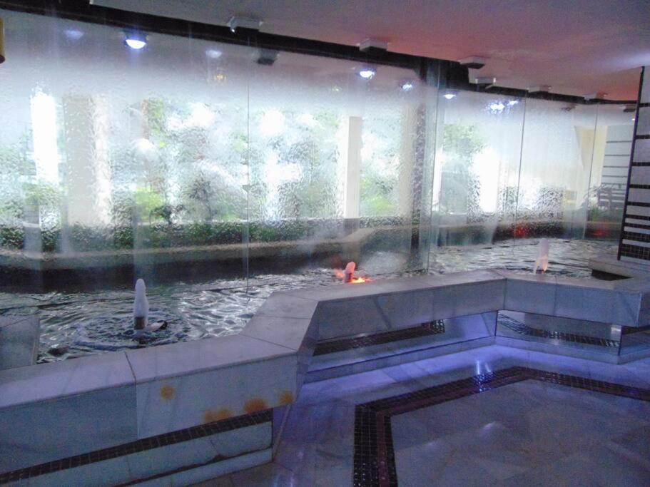 Lux. Frontbeach-Terrace. 5 Pools.Tv. 2 A.C.Netflix Бенальмадена Экстерьер фото